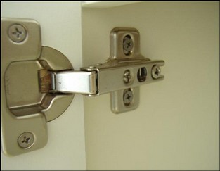 下駄箱などに使用するキャビネット用蝶番